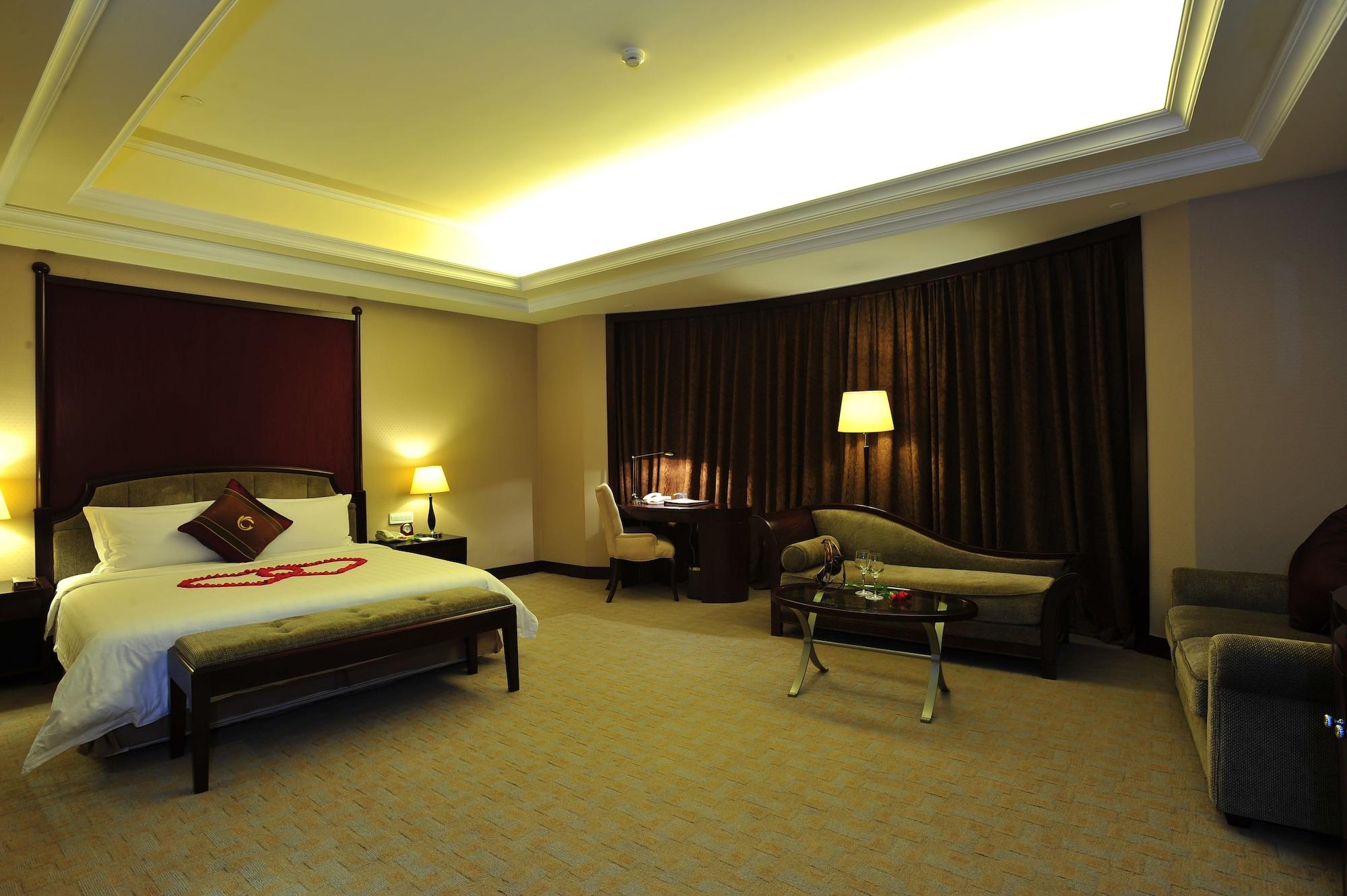 The Royal Marina Plaza Hotel Гуанчжоу Экстерьер фото