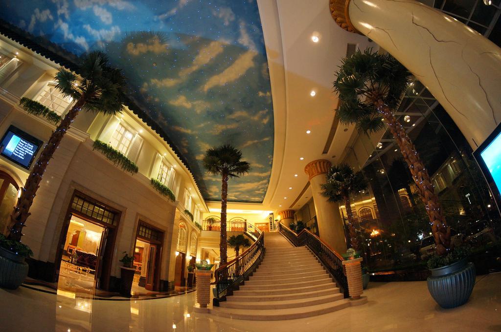 The Royal Marina Plaza Hotel Гуанчжоу Экстерьер фото