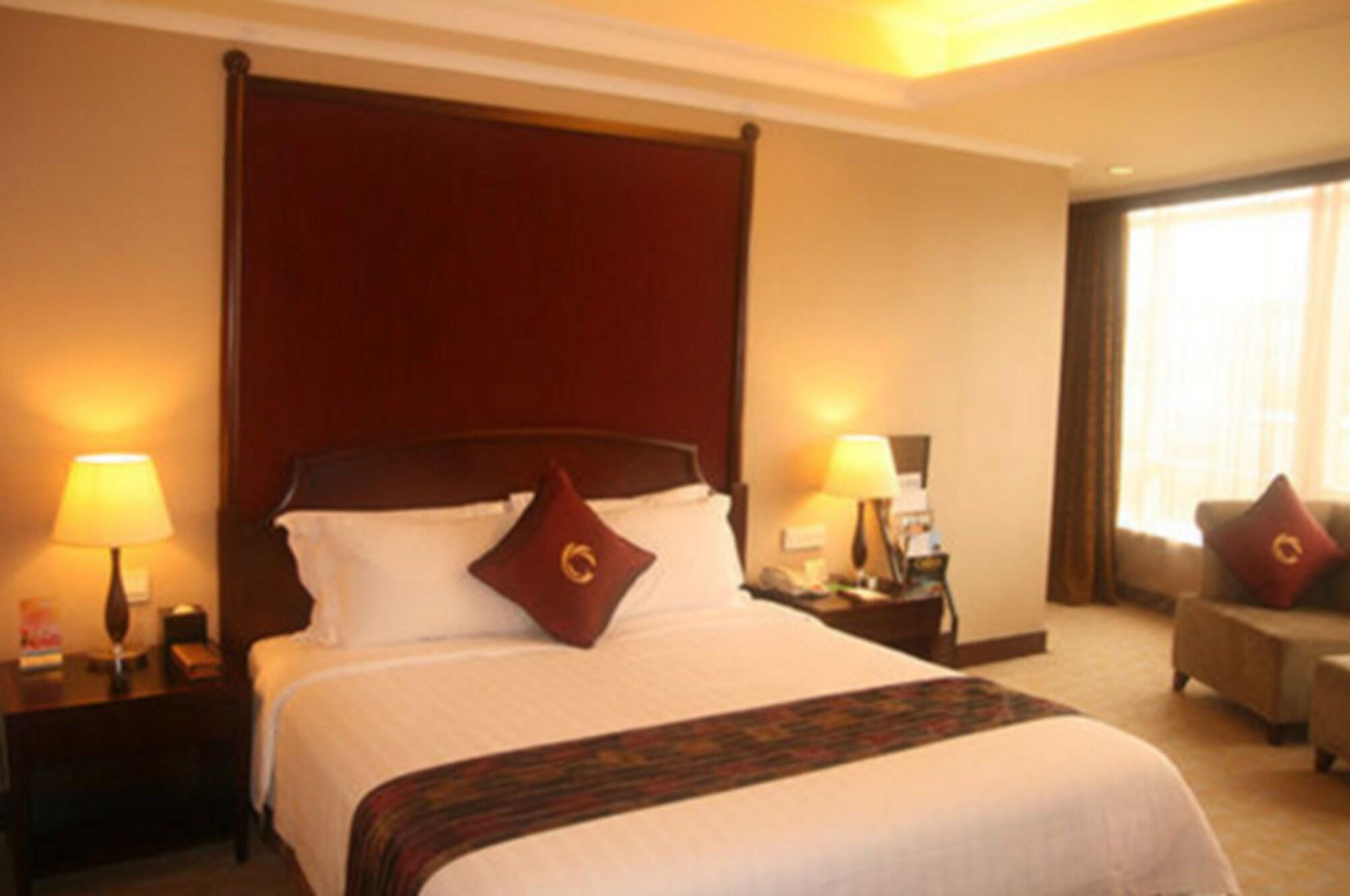 The Royal Marina Plaza Hotel Гуанчжоу Экстерьер фото