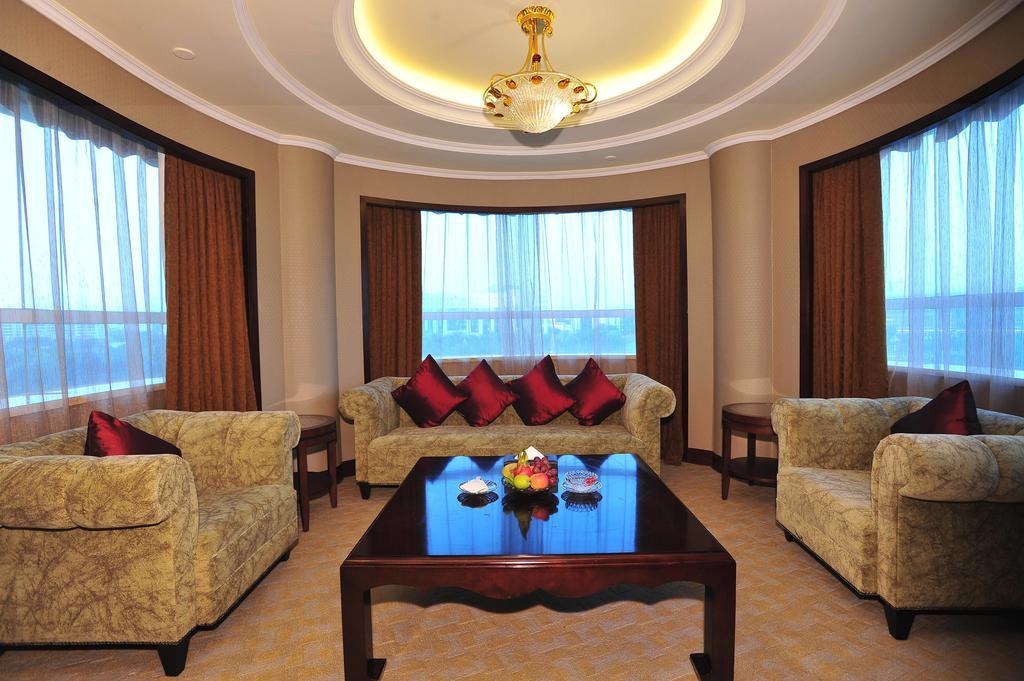The Royal Marina Plaza Hotel Гуанчжоу Экстерьер фото