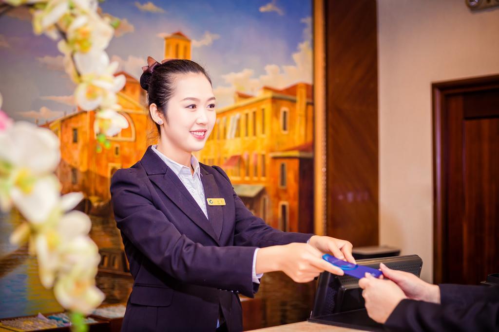 The Royal Marina Plaza Hotel Гуанчжоу Экстерьер фото