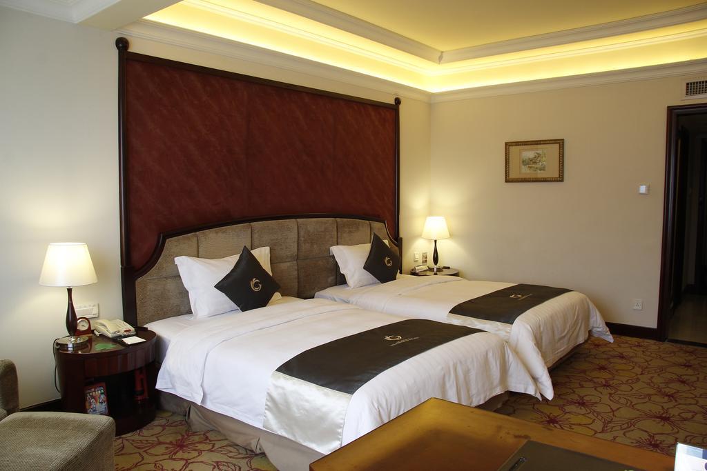 The Royal Marina Plaza Hotel Гуанчжоу Экстерьер фото