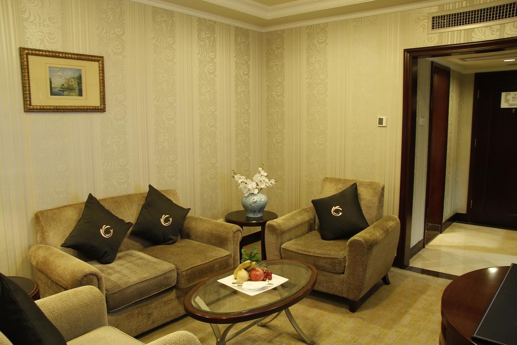 The Royal Marina Plaza Hotel Гуанчжоу Экстерьер фото