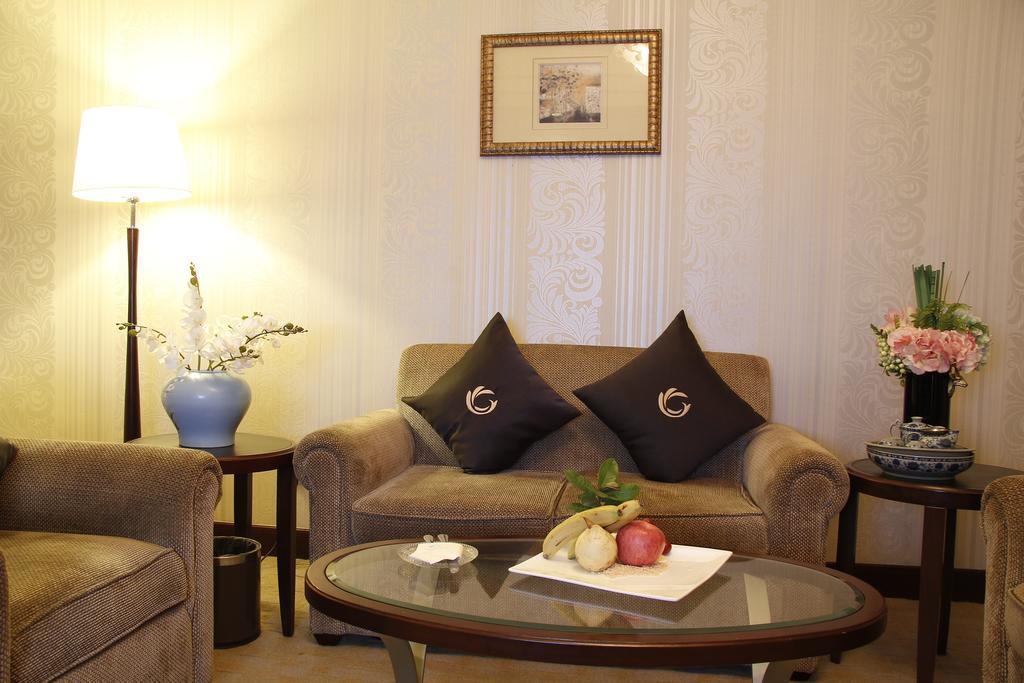 The Royal Marina Plaza Hotel Гуанчжоу Экстерьер фото