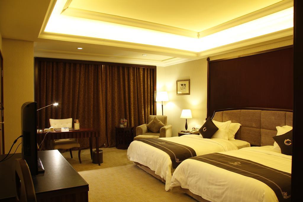 The Royal Marina Plaza Hotel Гуанчжоу Экстерьер фото
