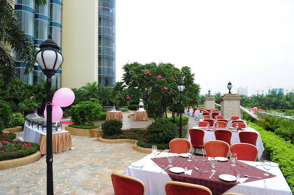 The Royal Marina Plaza Hotel Гуанчжоу Экстерьер фото