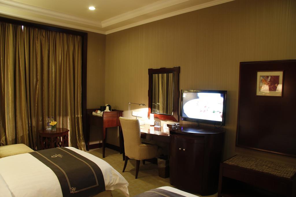 The Royal Marina Plaza Hotel Гуанчжоу Экстерьер фото
