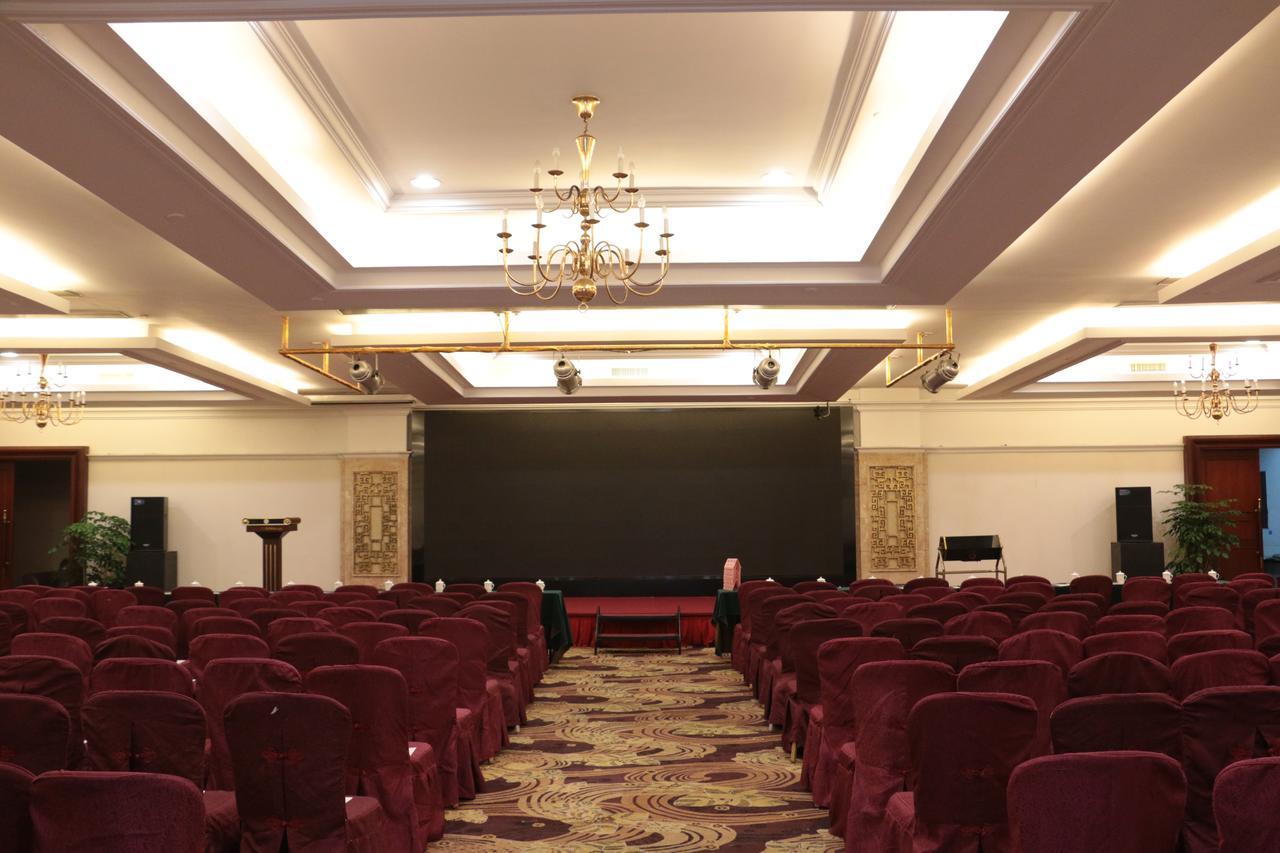 The Royal Marina Plaza Hotel Гуанчжоу Экстерьер фото