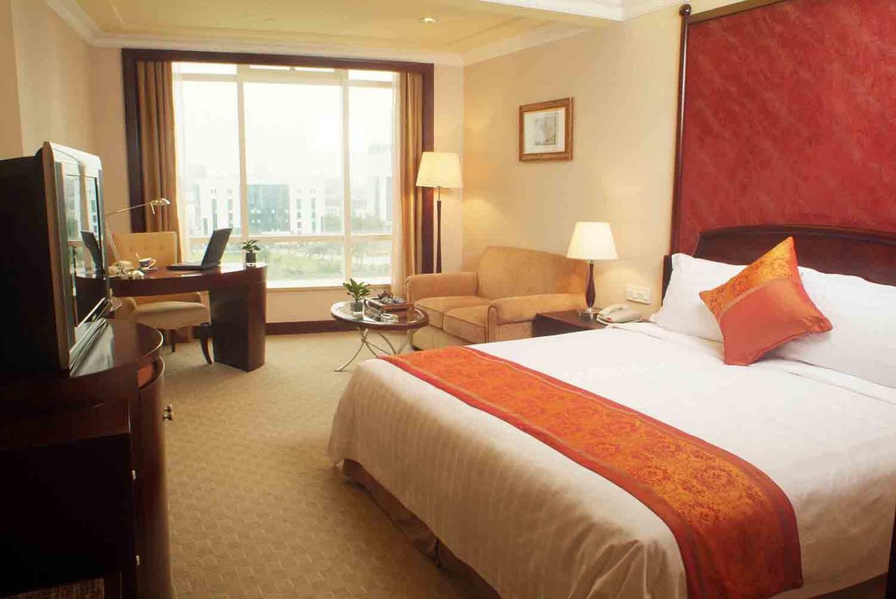 The Royal Marina Plaza Hotel Гуанчжоу Экстерьер фото