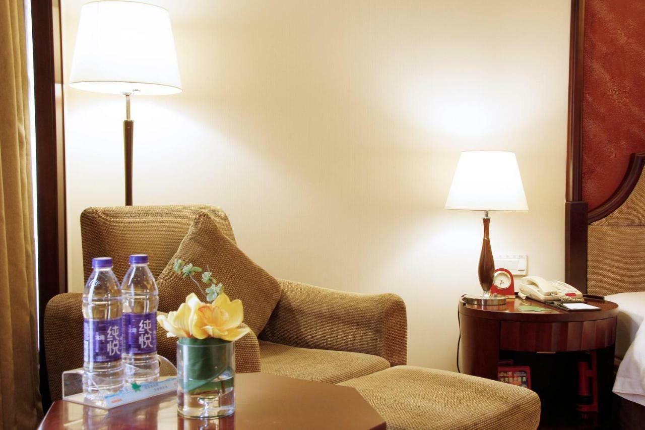 The Royal Marina Plaza Hotel Гуанчжоу Экстерьер фото