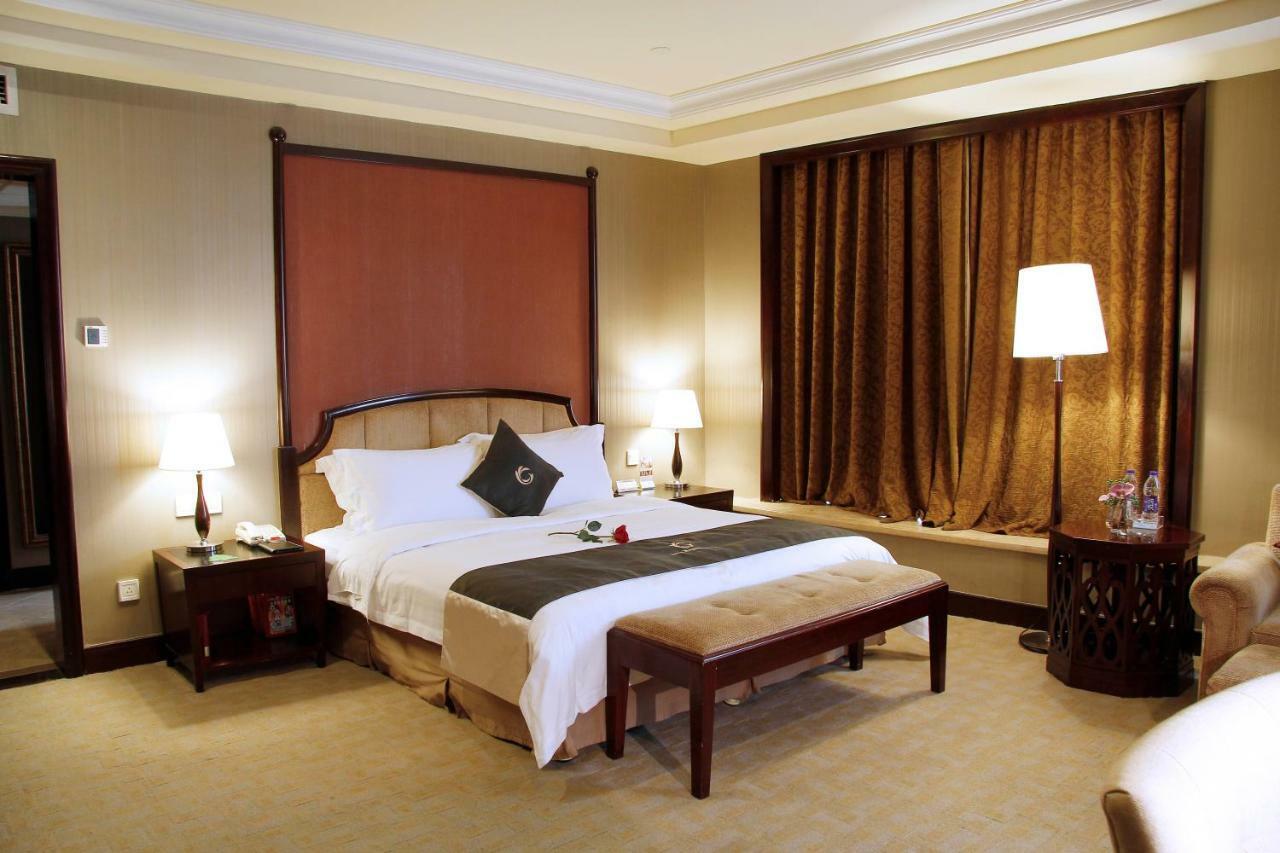 The Royal Marina Plaza Hotel Гуанчжоу Экстерьер фото