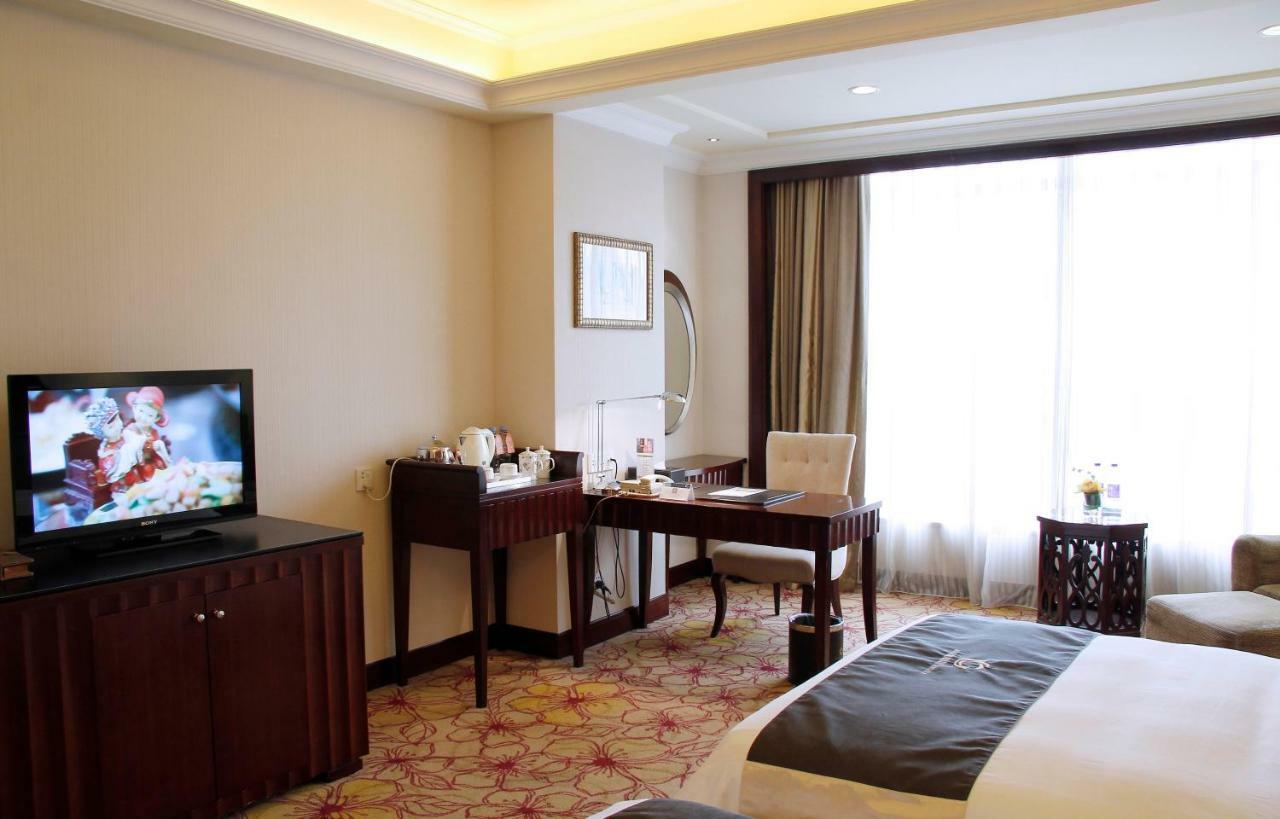 The Royal Marina Plaza Hotel Гуанчжоу Экстерьер фото