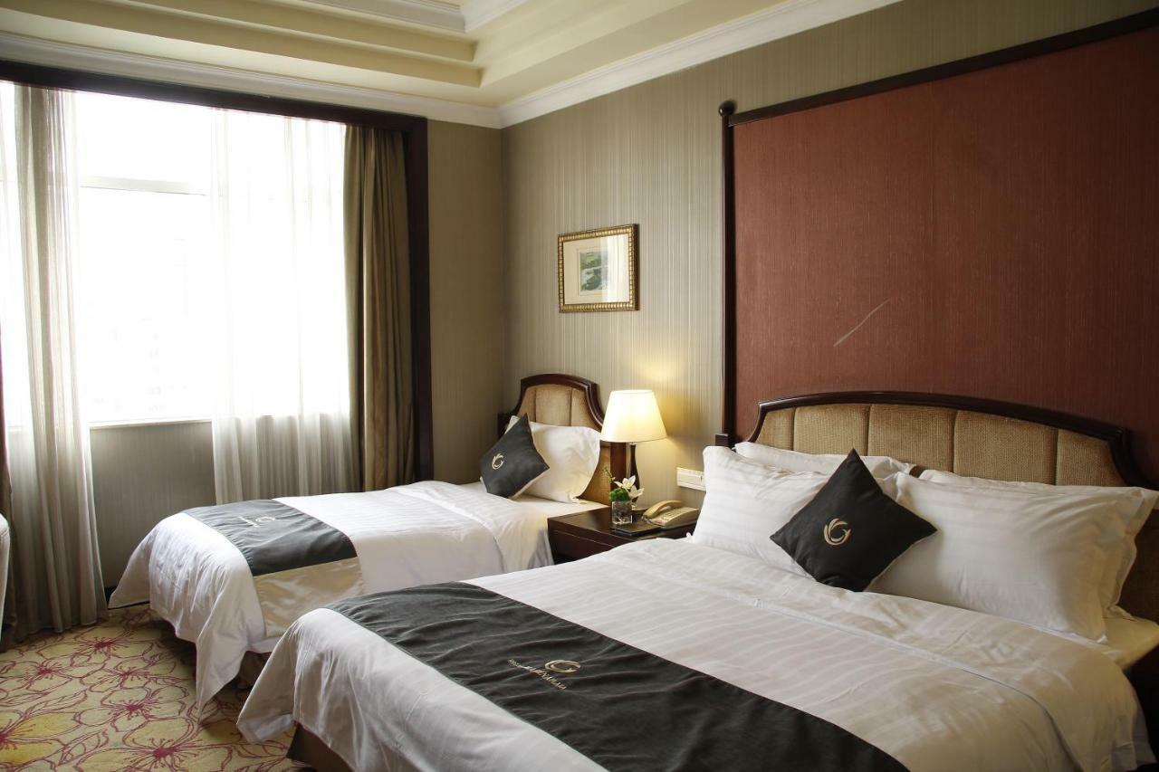 The Royal Marina Plaza Hotel Гуанчжоу Экстерьер фото